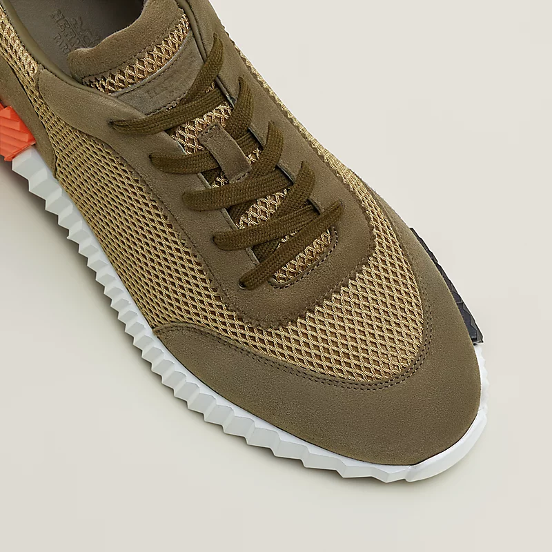 Bouncing sneaker